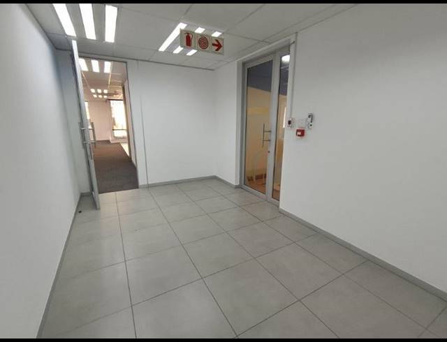 BUSINESS PROPERTY TO RENT IN WELTEVREDEN PARK
